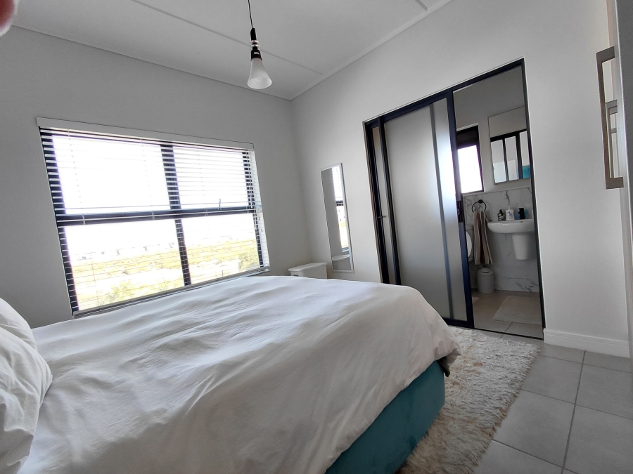 To Let 2 Bedroom Property for Rent in Sandown Western Cape